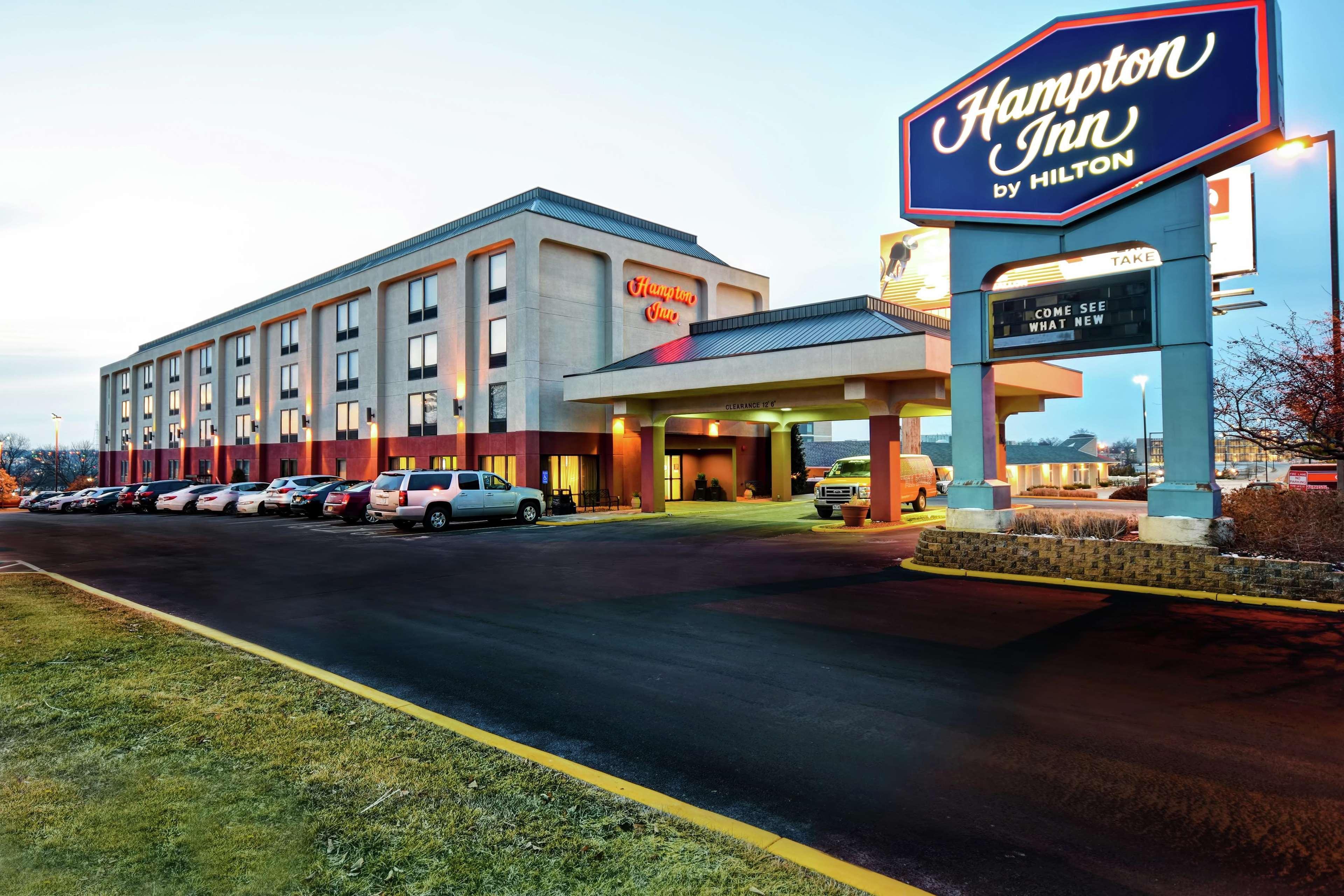 Hampton Inn St. Louis - Westport Меріленд-Гайтс Екстер'єр фото