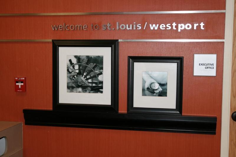 Hampton Inn St. Louis - Westport Меріленд-Гайтс Екстер'єр фото